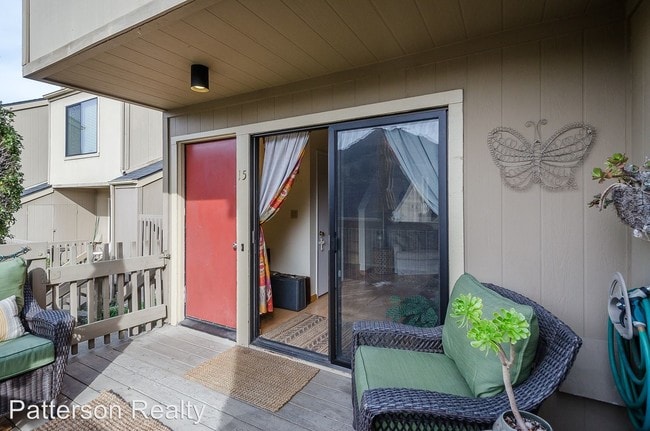 Building Photo - 2 br, 1 bath  - 750 Chorro #15