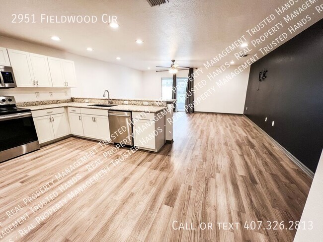 Building Photo - Modern 3-Bedroom Townhome for Rent in St. ...