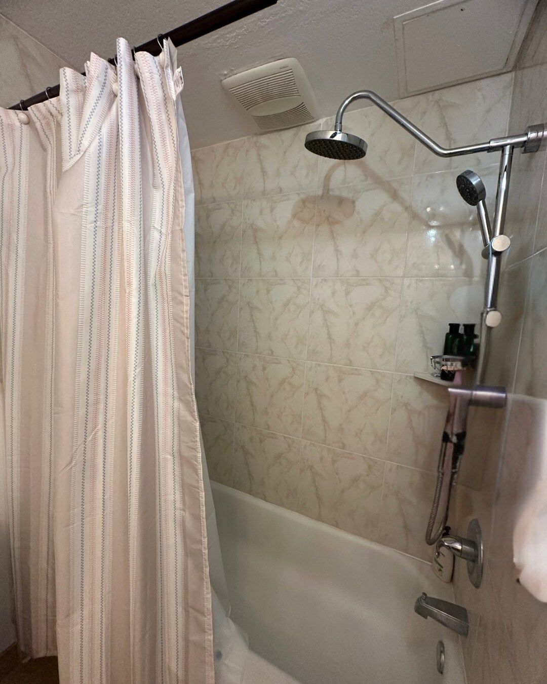 Tub & Shower with Rainfall Shower Head - 1107 Acacia Rd