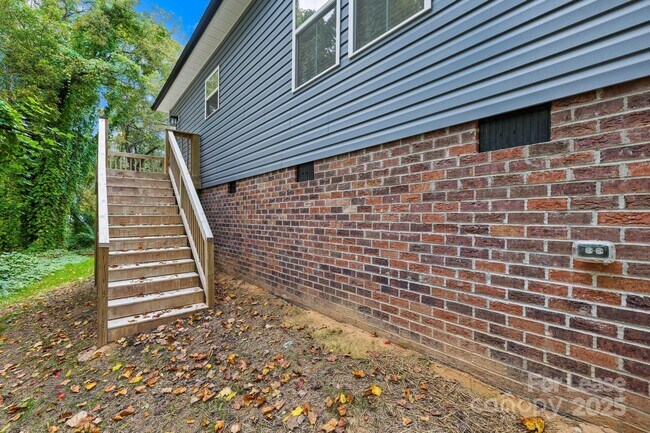 Building Photo - 354 W Moore Ave