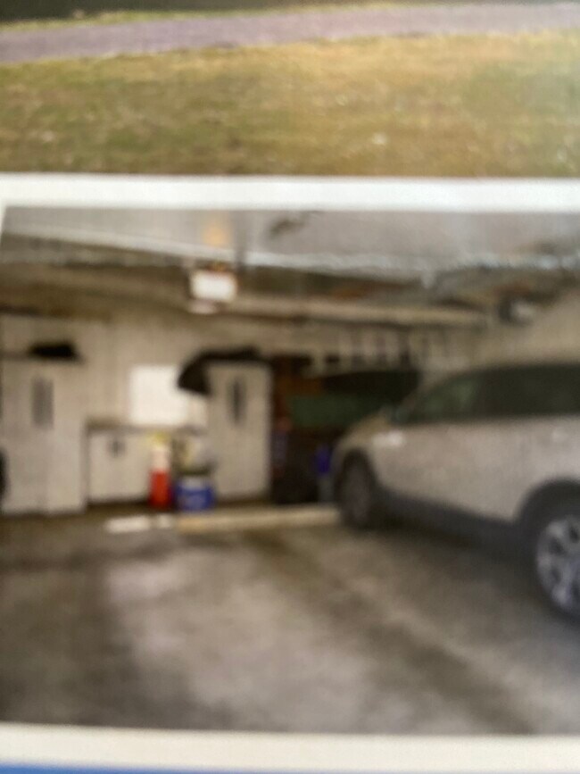 Garage - 74 Miller Ln