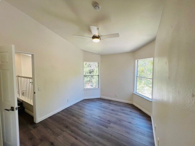 Building Photo - COMPLETELY REMODELED 3 Beds+2.5 Baths 2-st...