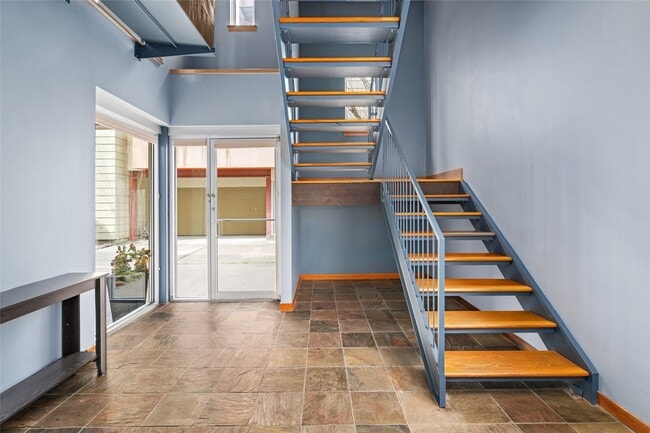 Building Photo - 224 Willard St