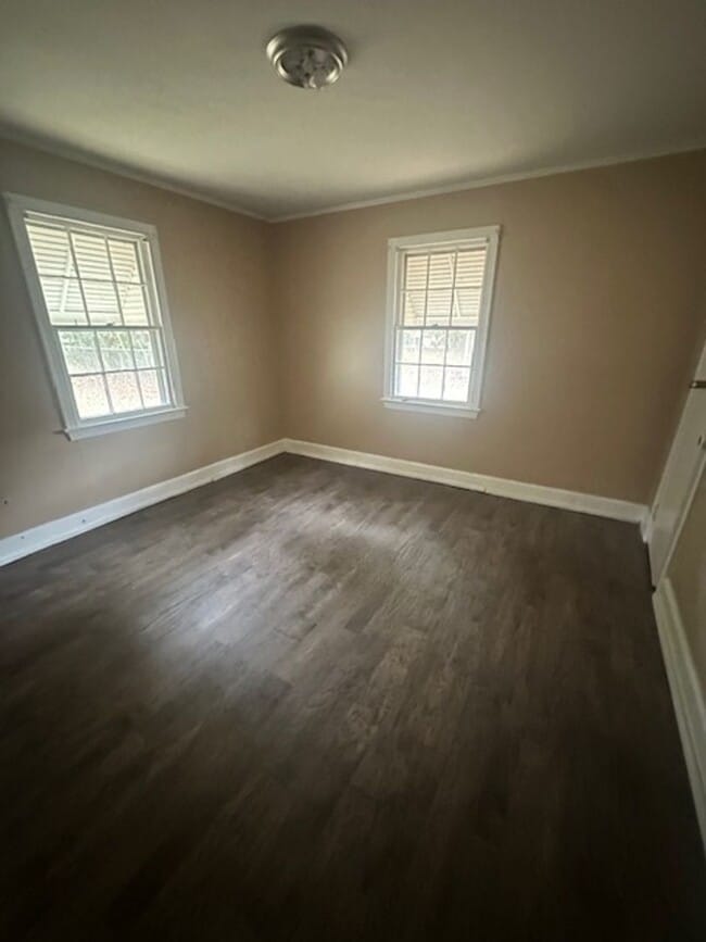 Building Photo - 605 Greenmead Dr