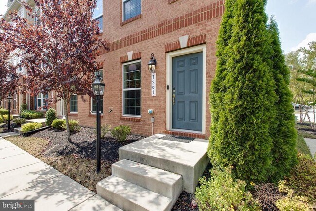 Building Photo - 7201 Thackley Way