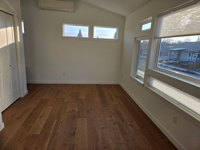Building Photo - New Apartment in Central Ashland Location | Available Now!