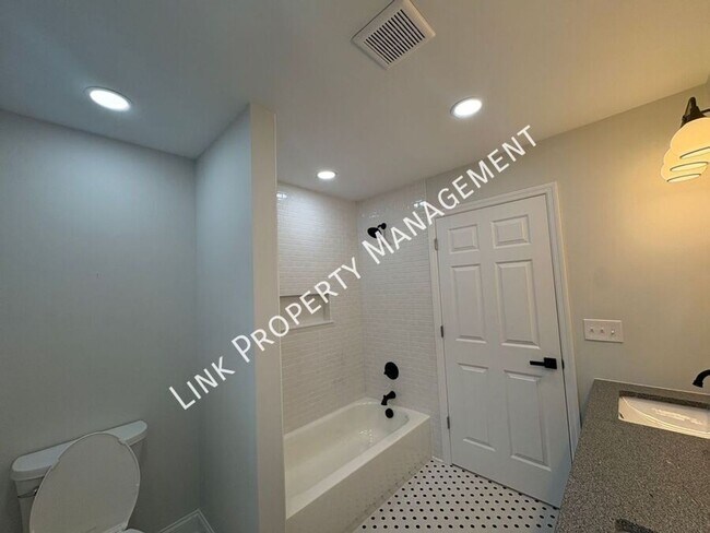 Building Photo - Sophisticated Tri-Level Home in Stuart Heights — Modern Comfort & Timeless Charming 4 bedroom 3 b...