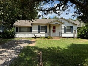 Building Photo - 4131 Laverne St