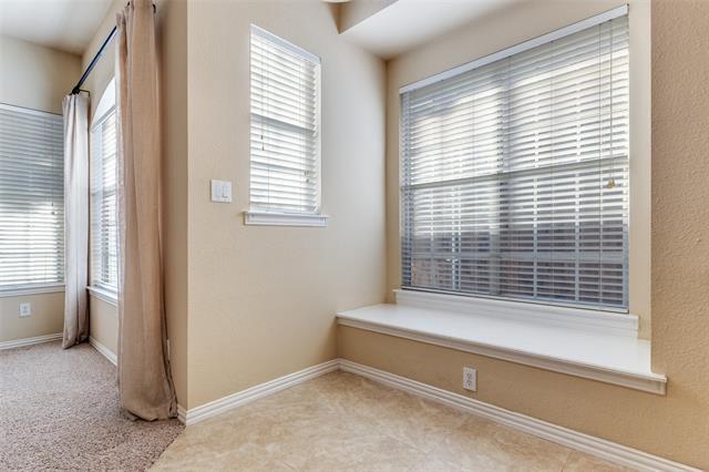 Building Photo - 305 Parkhurst Ln