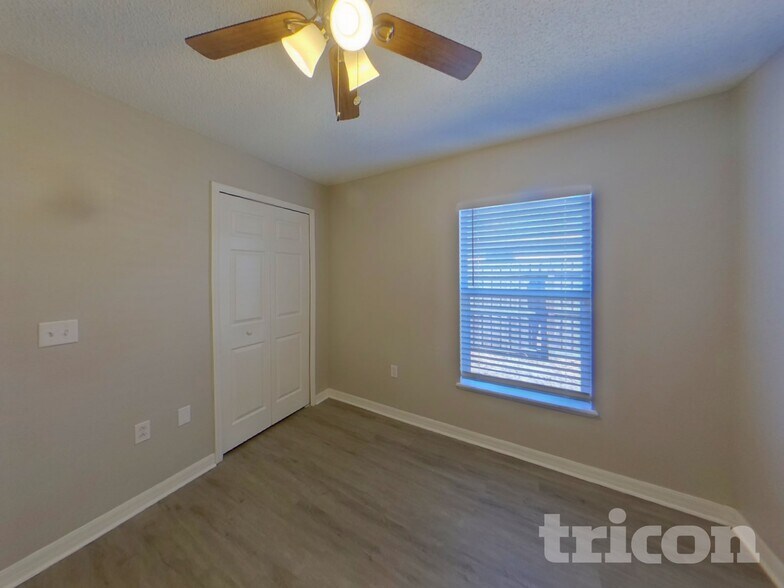 Building Photo - 10549 Opus Dr