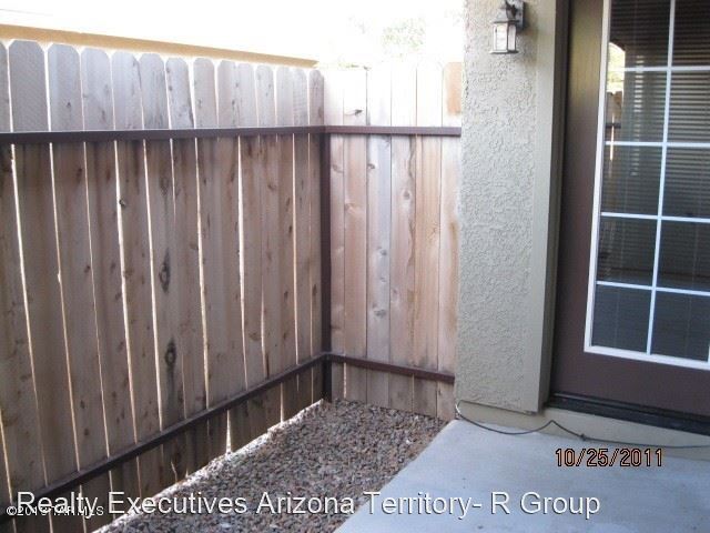 Building Photo - 2515 S Pantano Pkwy