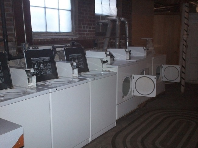 Laundry Facilities - 77 Elm St