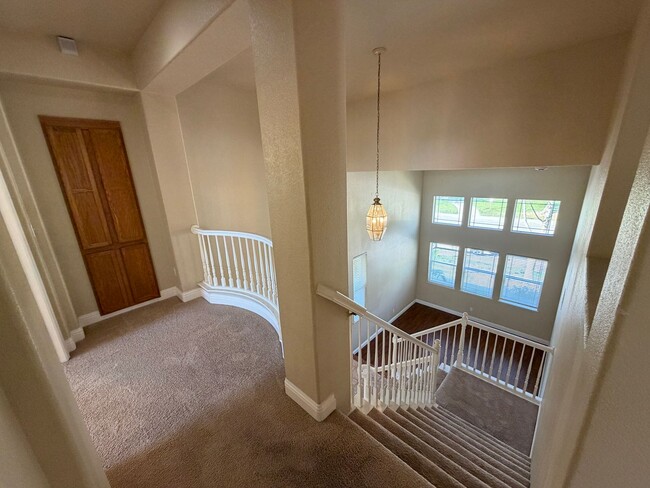 Building Photo - Large Home on Corner Lot