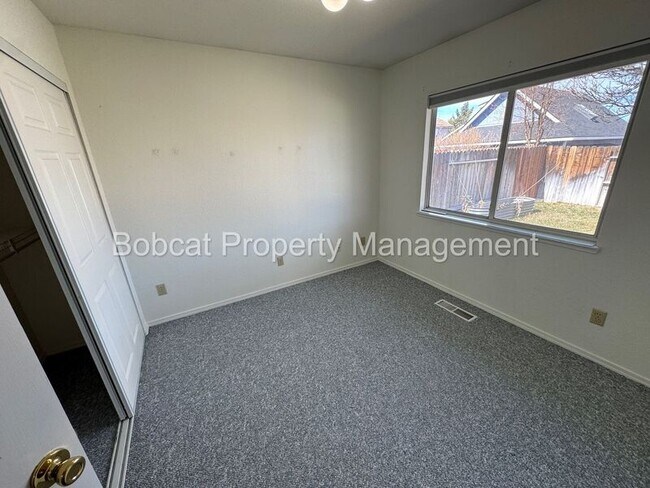 Building Photo - 4098 Quinn Dr