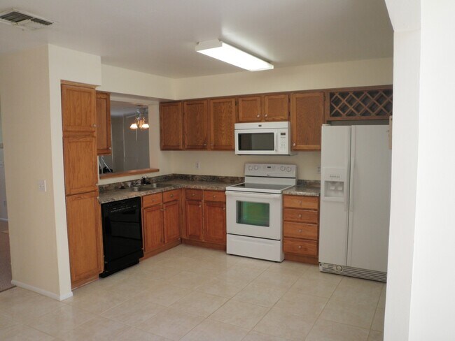 Building Photo - 862 Commonwealth Ct