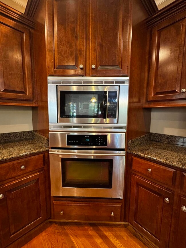 Building Photo - 3120 Hemingway Ln