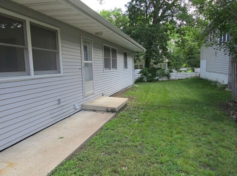 Building Photo - 507 Baker Dr