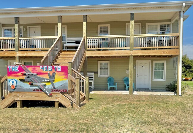 Building Photo - Year Round 2BR 1BA Unit On Topsail Island