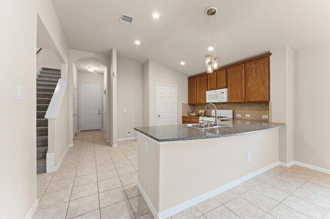 Building Photo - 24530 Lakecrest Town Dr