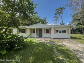 Building Photo - 728 Lund Ct