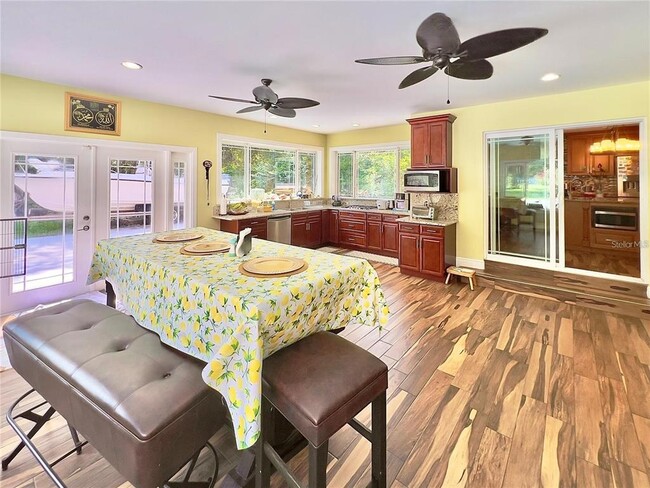 Building Photo - 3900 Reaves Rd