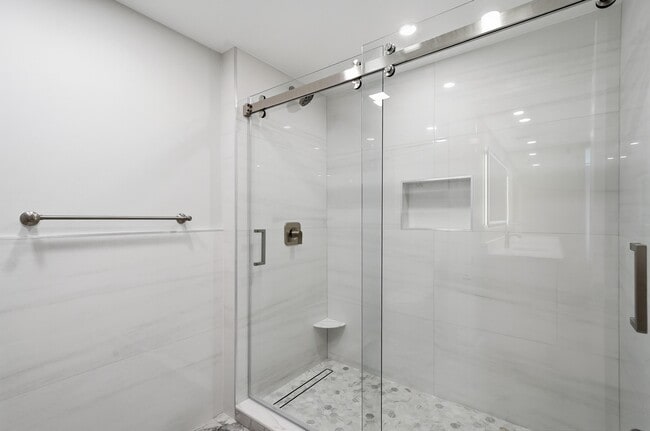 Building Photo - 3550 Galt Ocean Dr