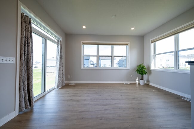 Building Photo - 14306 Acer Ave