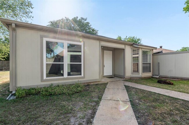 Building Photo - 10615 Autumn Meadow Ln