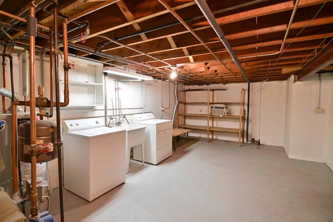 Building Photo - 2807 Washington Rd