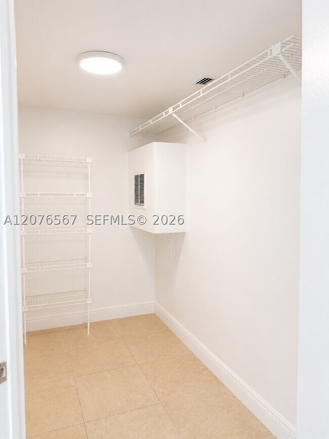 Building Photo - 8290 Lake Dr