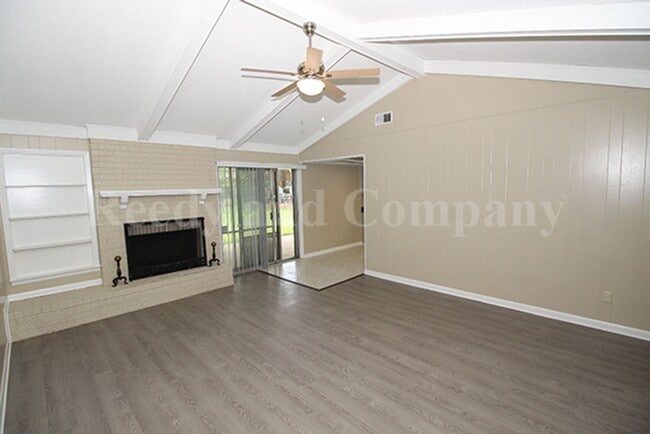 Building Photo - 5130 Queen Elizabeth Fwy