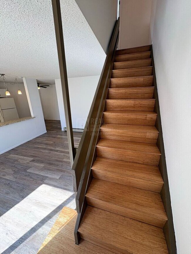 Building Photo - 1706 E 17th St