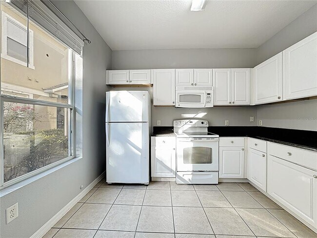 Building Photo - 1500 Broken Oak Dr