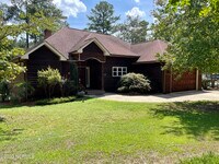 Building Photo - 245 Lakeside Dr