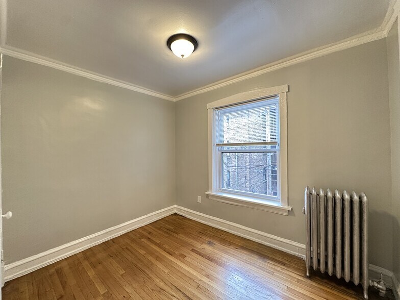 Building Photo - 4826 N Avers Ave