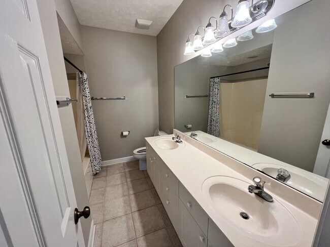 Building Photo - Ogletree Village Twin Home