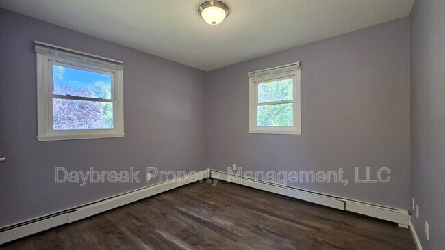 Building Photo - 204 4th St NW