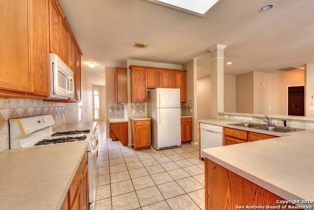 Building Photo - 5 Bedroom/3 Bath Village at Encino Park Su...