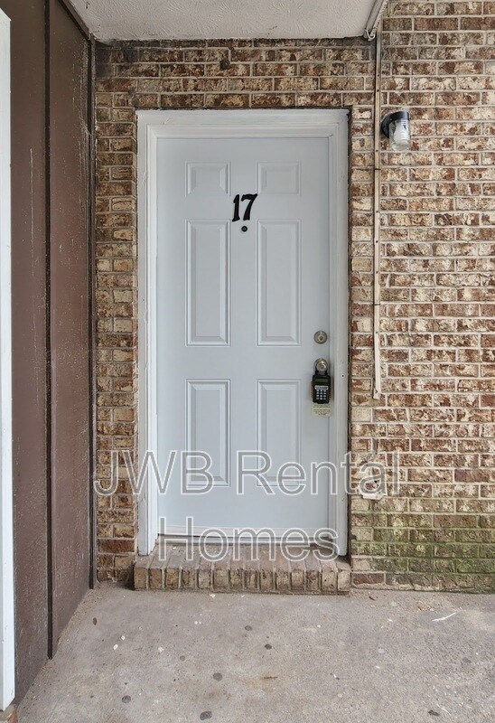 Building Photo - 851 Bert Rd
