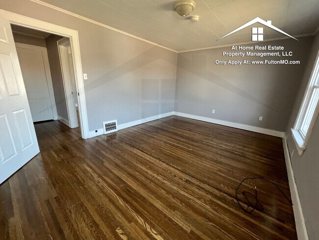Building Photo - 837 Nichols St