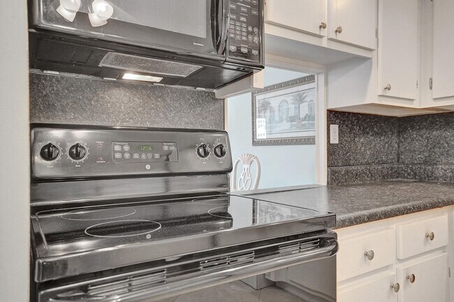 Building Photo - 3430 Galt Ocean Dr