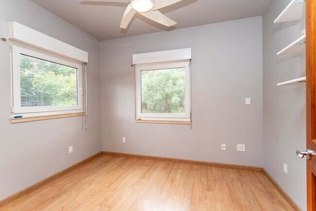 Building Photo - Charming 3-Bed, 2-Bath Home in Manitou Spr...