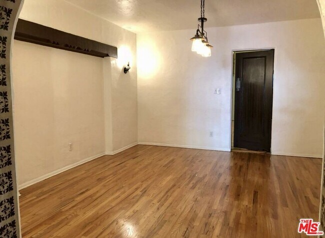 Building Photo - 459 N Orange Dr