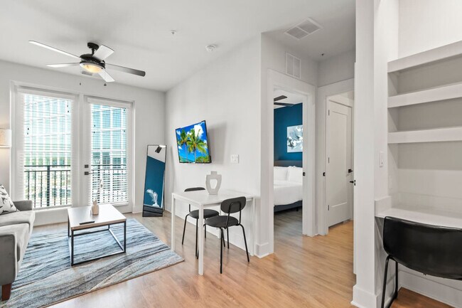 Building Photo - 2317 W Grace St