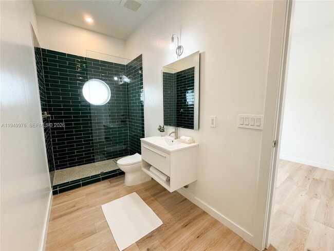 Building Photo - 1065 NE Little River Dr