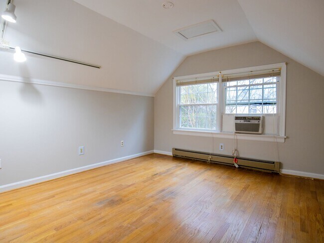 Building Photo - 4-Bedroom Home in Midlothian