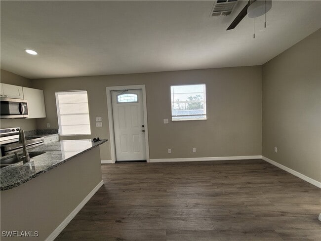 Building Photo - 5453 Avenue E