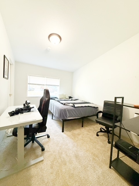 Building Photo - 360 E Rasor Rd