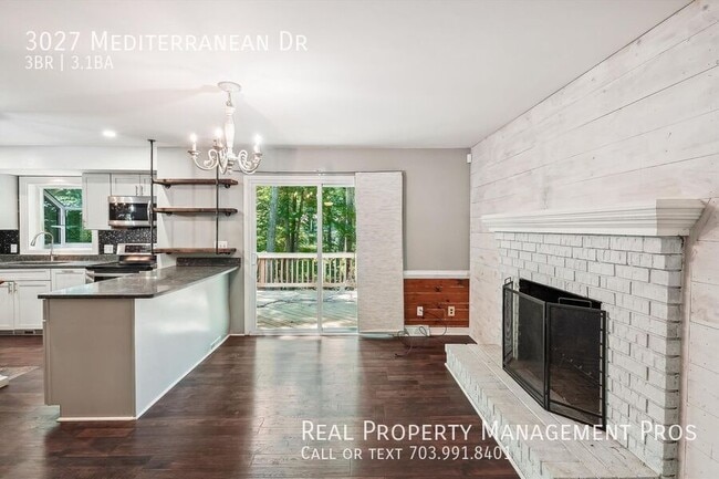 Building Photo - 3027 Mediterranean Dr