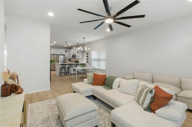 Building Photo - 228 Richards St